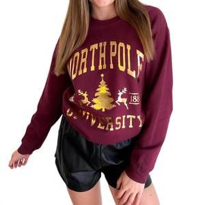 NEW WKNDER north pole university sweatshirt in crimson